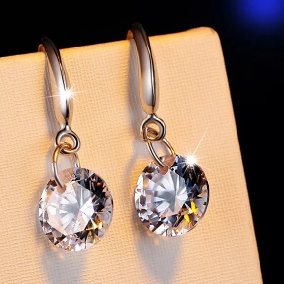 **New 925 Sterling Silver Diamond Earrings - Picture 3 of 7